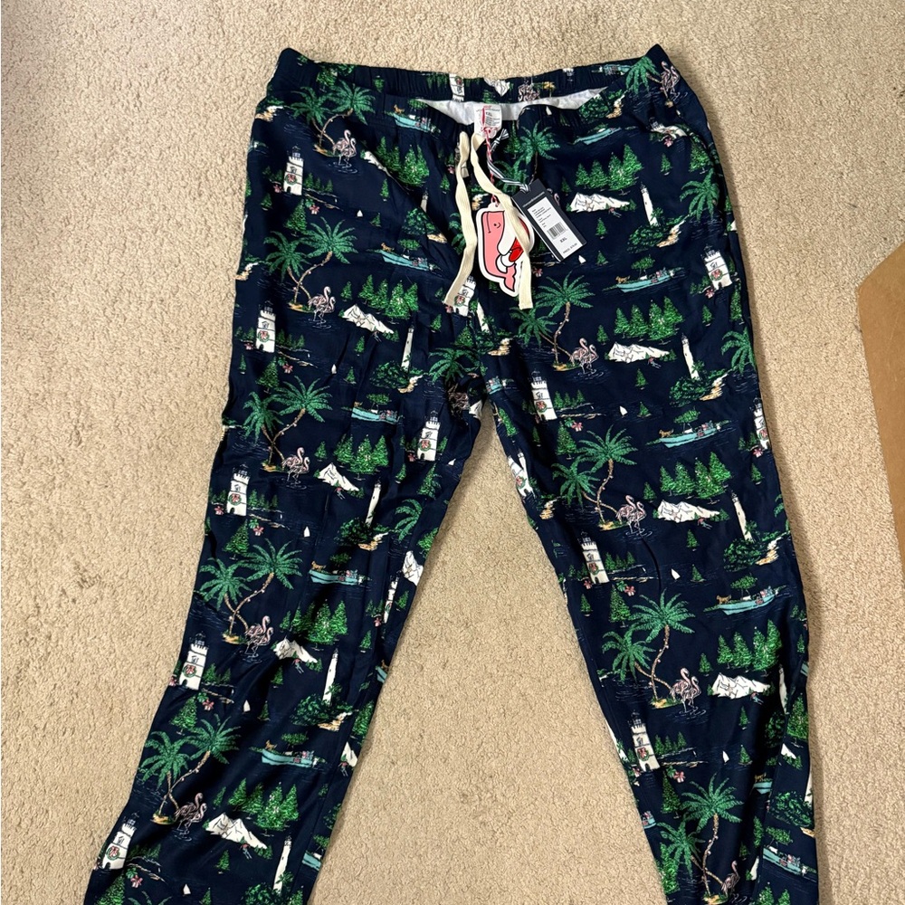 XXL - Vineyard Vines - Christmas Tropical Print Lounge Pants